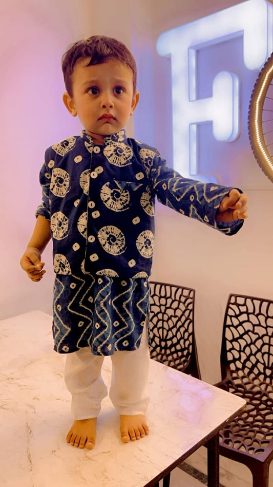 Boy's ethnic 3 pic jacket kurta with white pajama